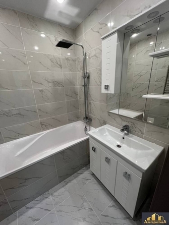 
  Продается 2-комн. квартира, 76 м², Пальмиро Тольятти ул
. Фото 18.