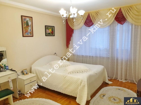 
   Продам 3-комнатную, 78 м², Азербайджанская ул

. Фото 2.