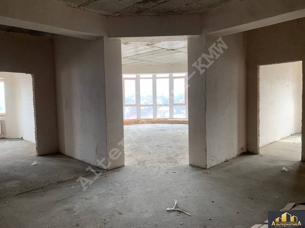 
   Продам 3-комнатную, 151.4 м², 8 Марта ул

. Фото 3.