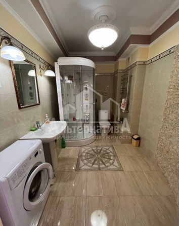 
  Продается 2-комн. квартира, 76 м², Кирова ул
. Фото 8.