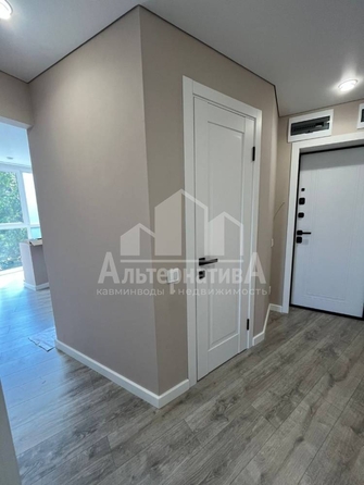 
  Продается 1-комн. квартира, 37 м², Андрея Губина ул
. Фото 8.