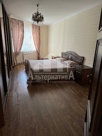 
   Продам 2-комнатную, 90 м², Жуковского ул

. Фото 3.