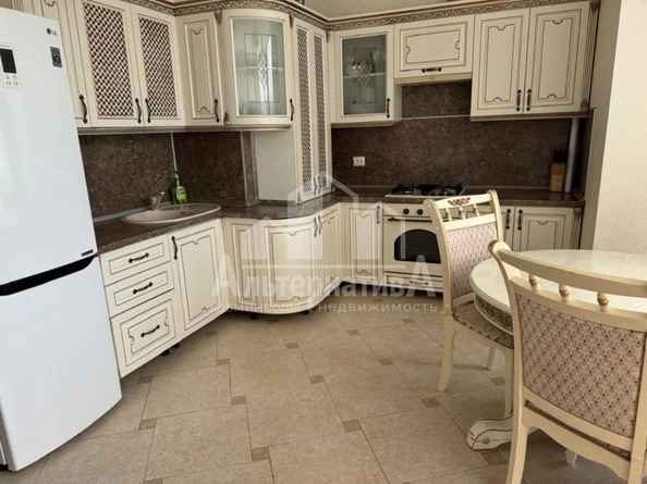 
   Продам 2-комнатную, 90 м², Жуковского ул

. Фото 4.