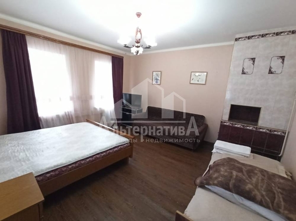 
   Продам 3-комнатную, 82 м², Подгорная ул

. Фото 9.