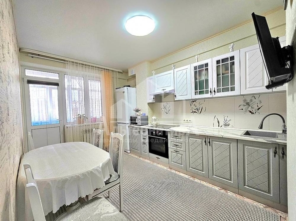 
   Продам 2-комнатную, 51.4 м², Набережная ул

. Фото 1.