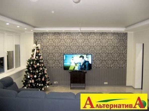 
  Продается 2-комн. квартира, 80 м², Декабристов ул
. Фото 3.