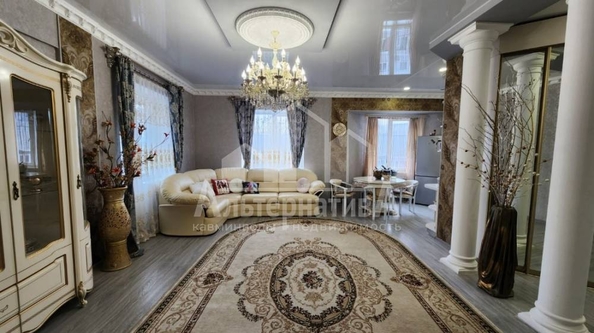 
   Продам 2-комнатную, 55 м², Азербайджанская ул

. Фото 1.