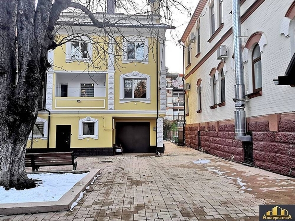 
   Продам 5-комнатную, 222.9 м², Александра Солженицына ул

. Фото 1.