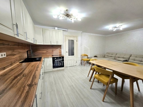 
   Продам 4-комнатную, 157 м², Широкая ул

. Фото 3.