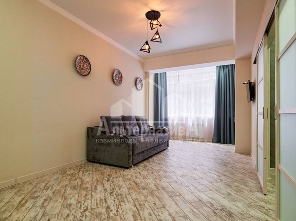 
  Продается 1-комн. квартира, 36.7 м², Декабристов ул
. Фото 2.