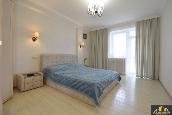 
   Продам 2-комнатную, 88 м², Кирова ул

. Фото 1.