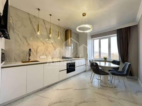 
  Продается 1-комн. квартира, 47 м², Замковая ул
. Фото 3.