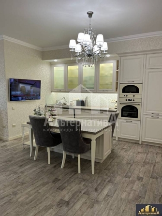 
  Продается 2-комн. квартира, 71 м², Декабристов ул
. Фото 7.