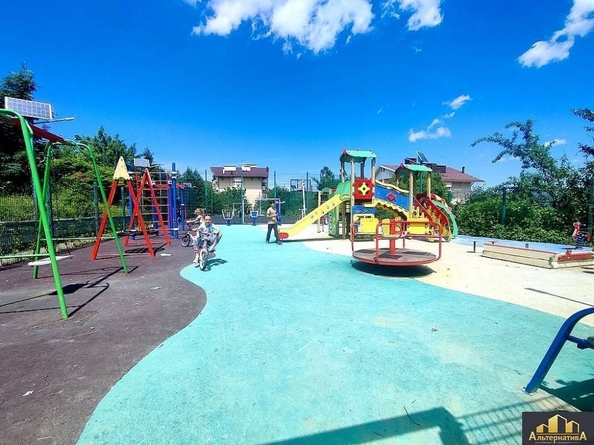 
  Продается 2-комн. квартира, 69.5 м², Центральная ул
. Фото 2.