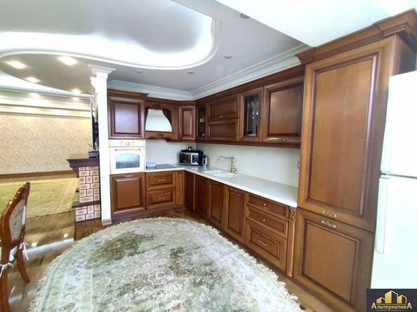 
  Продается 3-комн. квартира, 85 м², Ленинградская ул
. Фото 3.