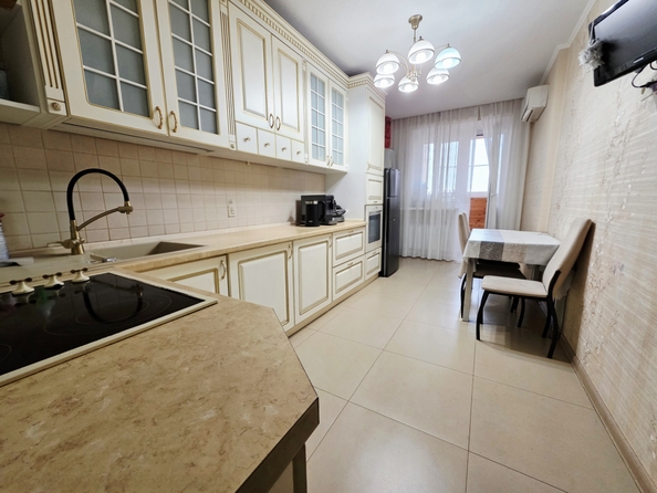 
  Продается 3-комн. квартира 107 м². Фото 1.