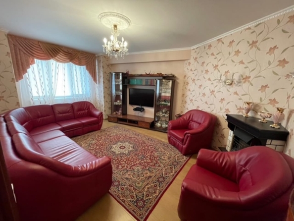 
  Продается 4-комн. квартира 143 м². Фото 1.