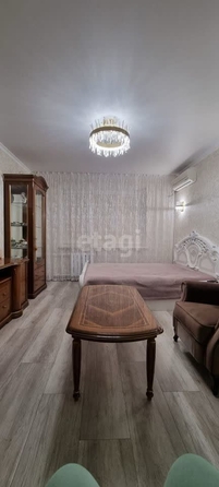 
   Продам 1-комнатную, 41 м², Думенко ул, 13Д

. Фото 1.