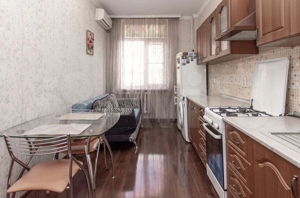 
   Продам 1-комнатную, 42 м², Комарова ул, 101/26

. Фото 2.