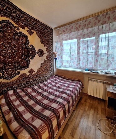 
   Продам 4-комнатную, 100 м², Волкова ул, 8

. Фото 4.