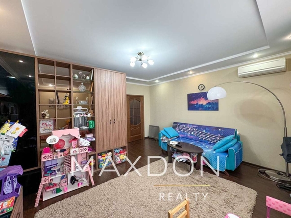 
   Продам 2-комнатную, 61 м², Варфоломеева ул, 265

. Фото 11.