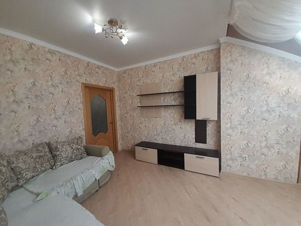 
   Продам 1-комнатную, 40 м², Ушинского ул

. Фото 1.