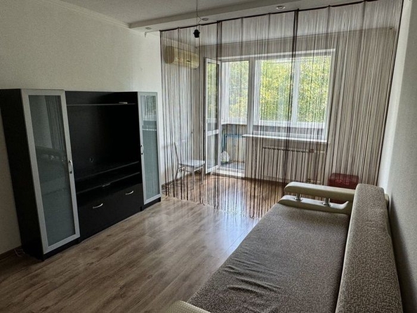 
   Продам 2-комнатную, 51 м², Октябрьская ул, 101

. Фото 5.