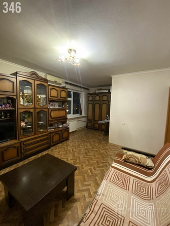 
   Продам 1-комнатную, 38 м², Королева пл, 1/2

. Фото 1.