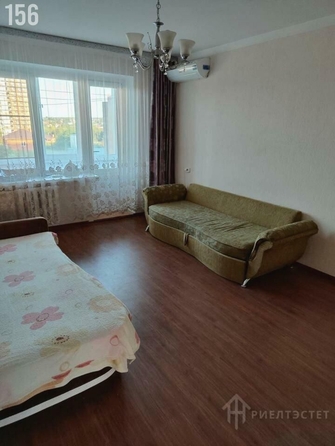 
   Продам 1-комнатную, 40 м², Вселенной ул, 7

. Фото 2.