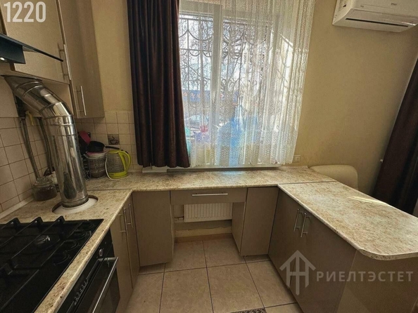 
   Продам 2-комнатную, 39 м², Грисенко ул, 38

. Фото 1.