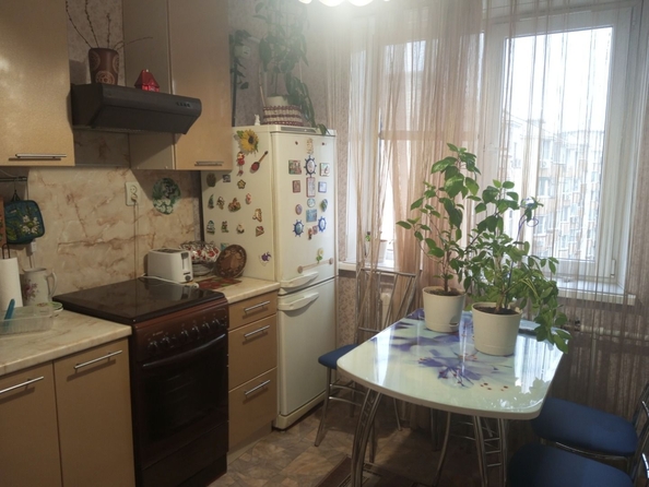 
   Продам 2-комнатную, 54 м², Думенко ул, 13/1

. Фото 9.