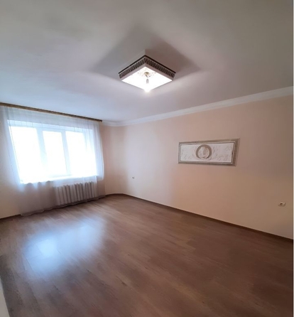 
   Продам 2-комнатную, 74 м², Лелюшенко ул, 13

. Фото 3.