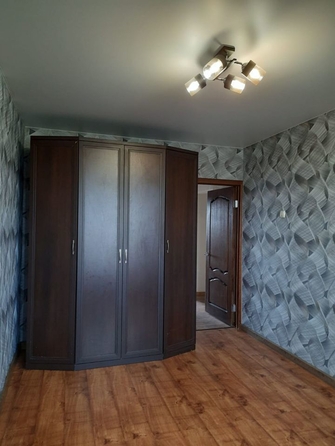 
   Продам 3-комнатную, 64 м², Думенко ул, 5

. Фото 2.