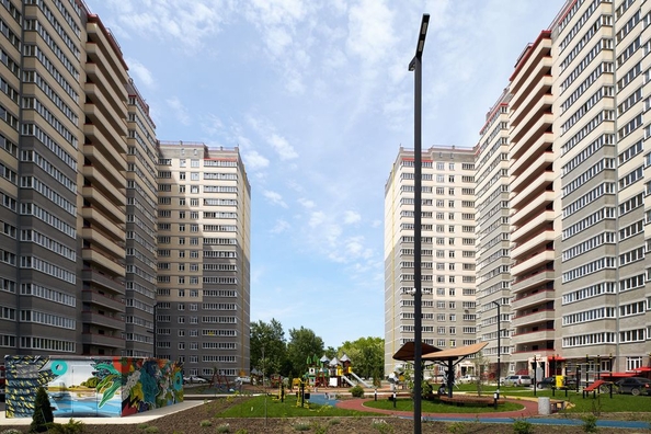 
   Продам 3-комнатную, 97 м², 40-летия Победы пр-кт, 63/15

. Фото 1.