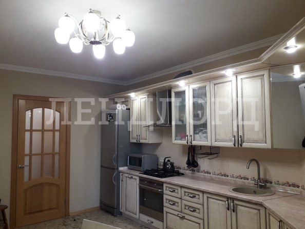 
   Продам 2-комнатную, 67 м², 

. Фото 1.