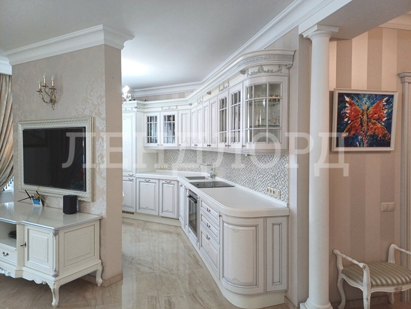 
   Продам 2-комнатную, 90 м², Закруткина ул, 55/18

. Фото 1.