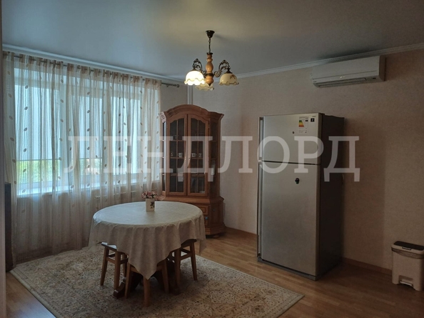 
   Продам 2-комнатную, 88.5 м², Закруткина ул, 68

. Фото 5.