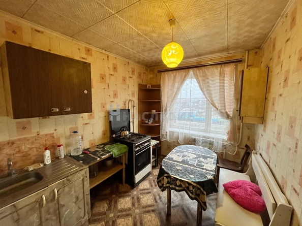 
   Продам 2-комнатную, 48 м², Ветеранов ул, 6

. Фото 1.