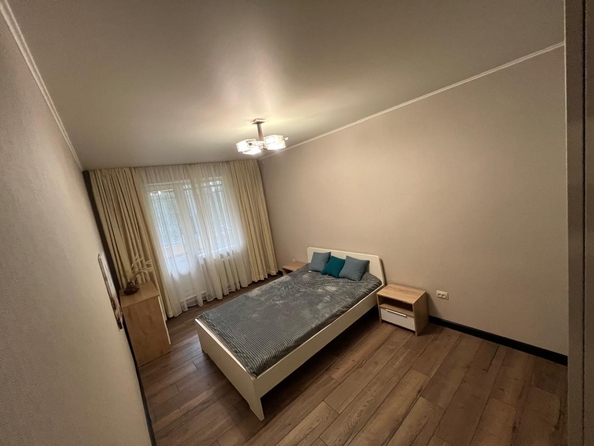 
   Продам 2-комнатную, 52.4 м², Содружества ул, 100

. Фото 6.