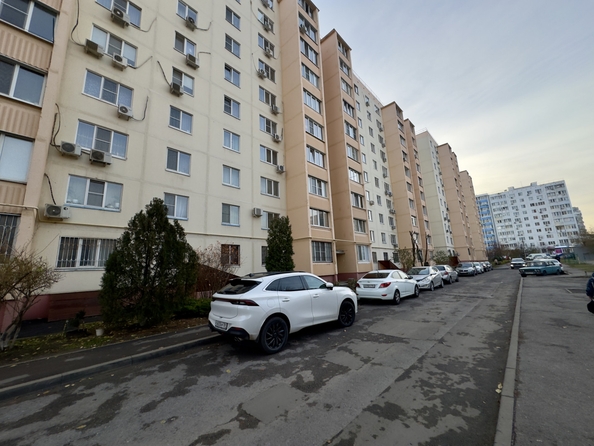 
   Продам 2-комнатную, 52.9 м², Коминтерна ул, 143

. Фото 11.