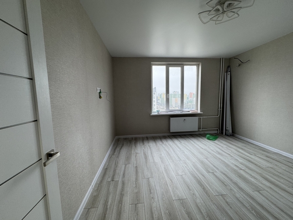 
   Продам 1-комнатную, 38 м², Ткачева ул, 40

. Фото 5.