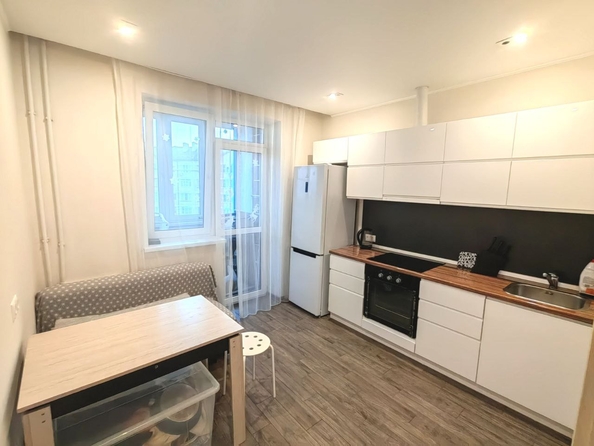 
   Продам 1-комнатную, 42 м², 2-я Володарского ул, 178

. Фото 2.