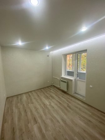 
   Продам 2-комнатную, 52 м², 16-я линия ул, к 7

. Фото 4.