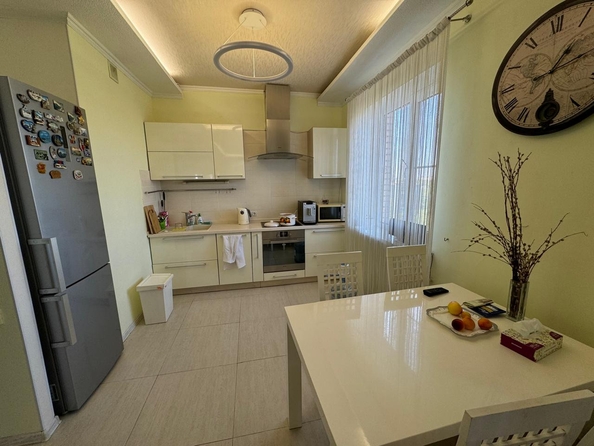 
   Продам 2-комнатную, 85 м², 2-я Краснодарская ул, 135а

. Фото 2.