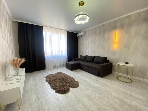 
   Продам 1-комнатную, 38 м², Ткачева ул, 42

. Фото 1.