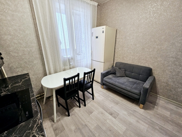 
   Продам 1-комнатную, 38 м², Жданова ул, 7/33

. Фото 4.