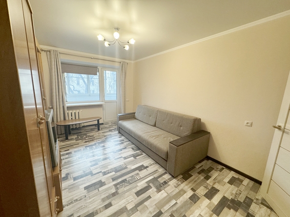 
   Продам 2-комнатную, 45 м², Ларина ул, 15 к 2

. Фото 1.