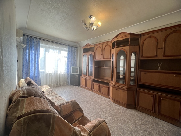 
   Продам 1-комнатную, 35 м², Стачки пр-кт, 219/2

. Фото 1.