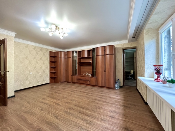 
   Продам 3-комнатную, 79 м², Платова ул, 83/4

. Фото 2.