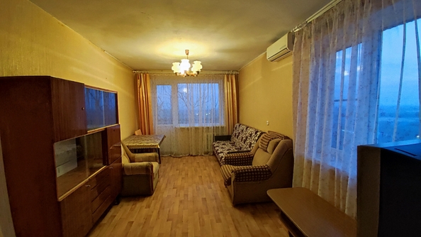 
   Продам 3-комнатную, 58 м², 2-я Краснодарская ул, 163

. Фото 1.